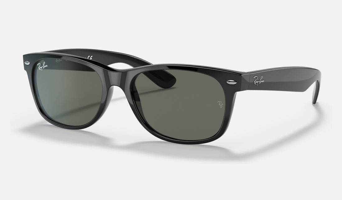 Ray-Ban New Wayfarer RB2132 — Black / G-15 Green — quarter view