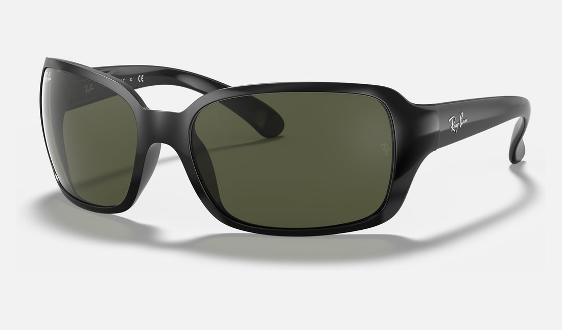 Ray-Ban RB4068 RB4068 — Black / G-15 Green — quarter view