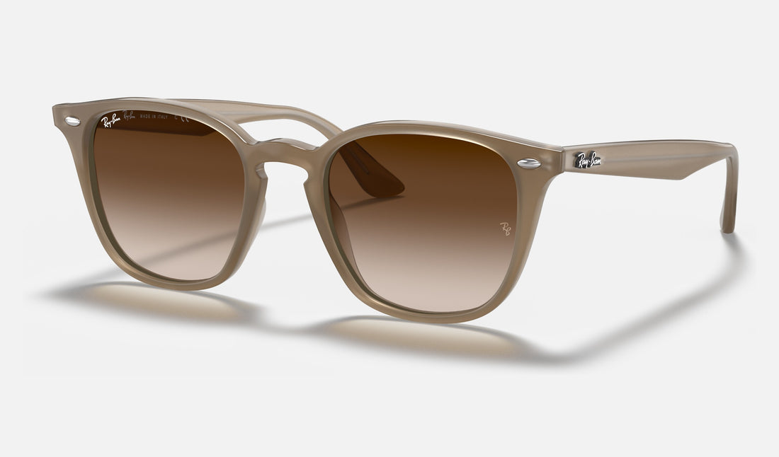 Ray-Ban RB4258F — Beige / Brown Gradient — quarter view