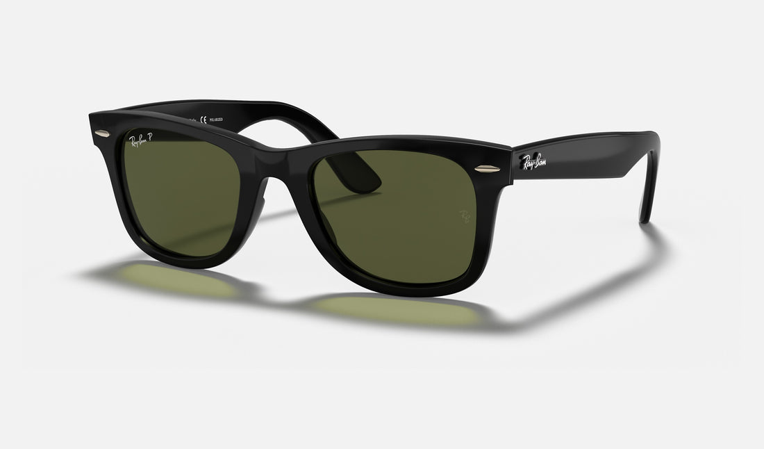 Ray-Ban Wayfarer Ease RB4340 — Black / G-15 Green Polarized — quarter view