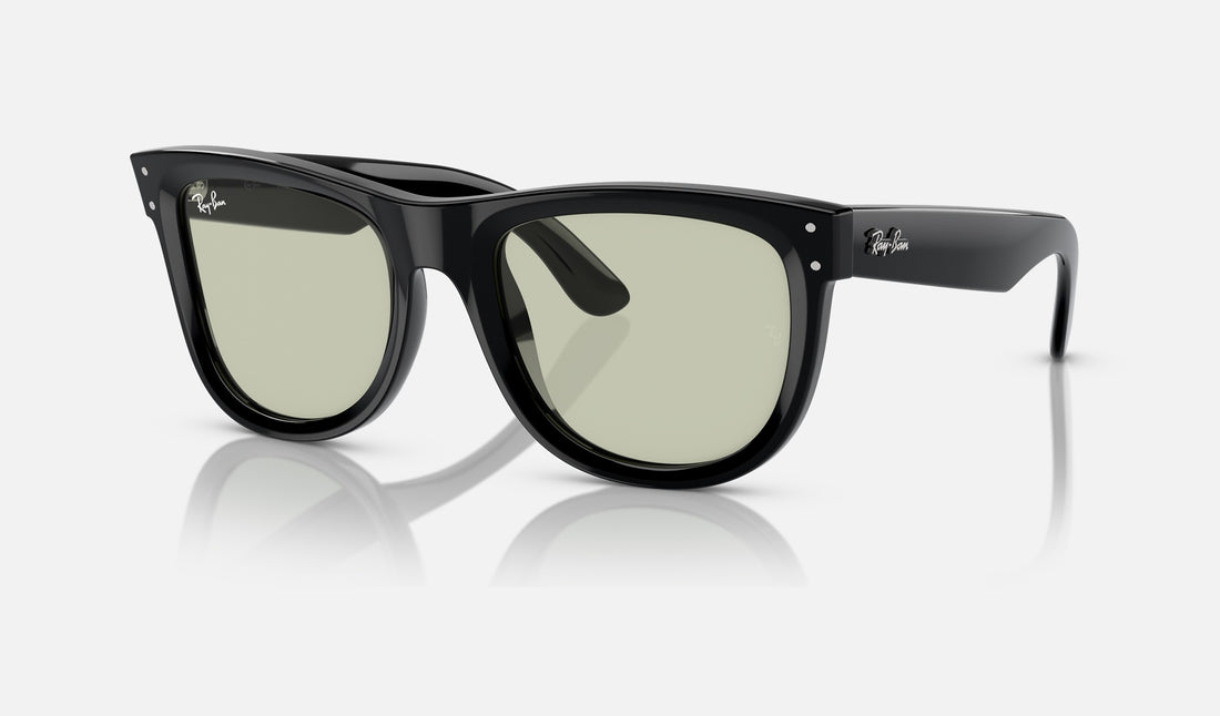 Ray-Ban Wayfarer Reverse RBR0502S — Black / Light Green — quarter view
