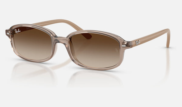 Ray-Ban Junior RJ9132SF — Transparent Beige / Gradient Brown — quarter view