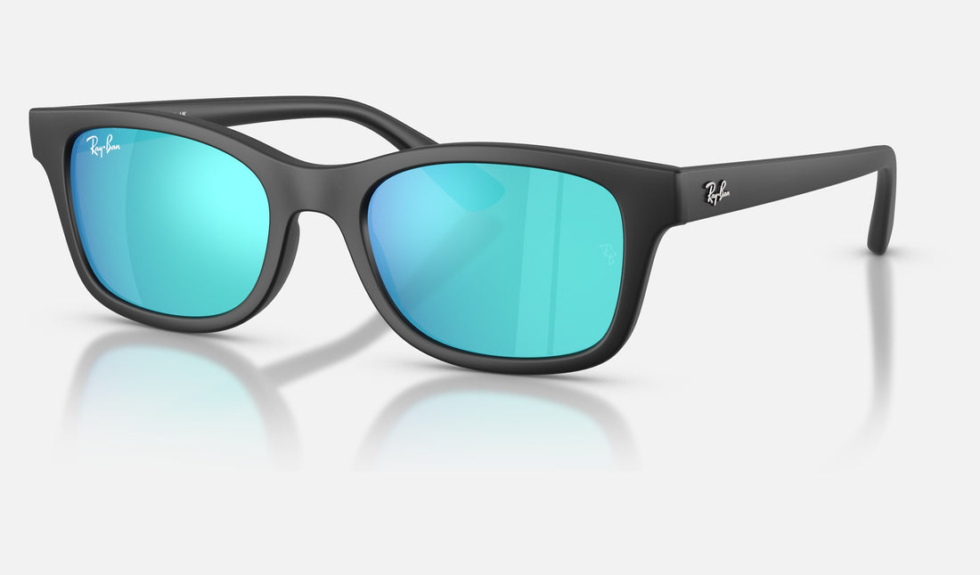 Ray-Ban Junior RJ9086S — Matte Black / Light Green Mirror Blue — quarter view