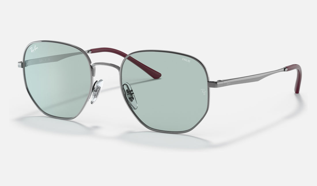 Ray-Ban RB3682 — Gunmetal / Photochromic Green Gradient Blue — quarter view